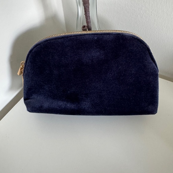 New Christian Dior Velvet Makeup Bag Navy - Picture 4 of 9